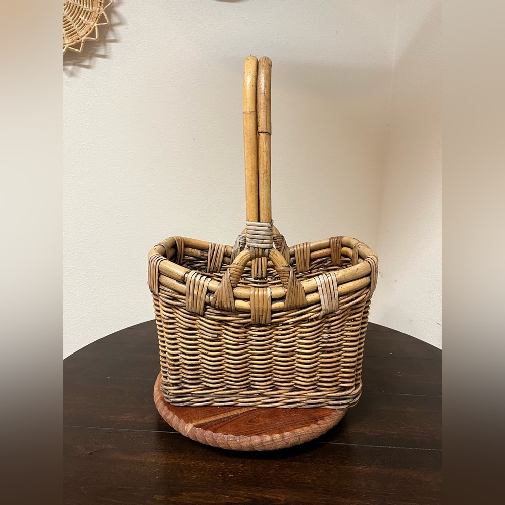 🌾 Vintage Handwoven Wicker Basket w/ Tall Handle | Farmhouse Cottagecore Decor